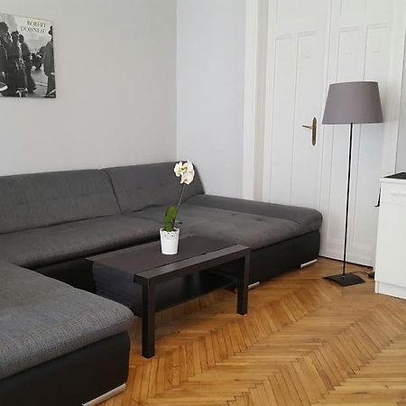 Hello Tourist Flat Apartment Будапеща Екстериор снимка